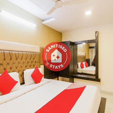 Oyo 79765 Hotel Samrat 勒克瑙 外观 照片