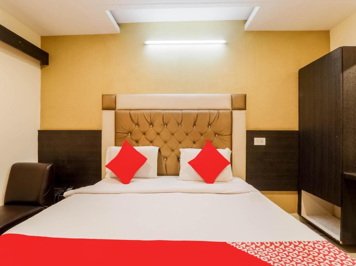 Oyo 79765 Hotel Samrat 勒克瑙 外观 照片