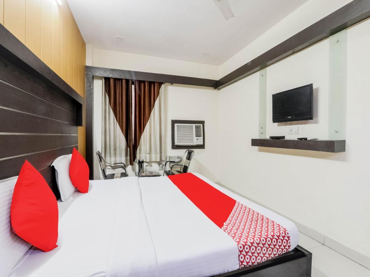 Oyo 79765 Hotel Samrat 勒克瑙 外观 照片