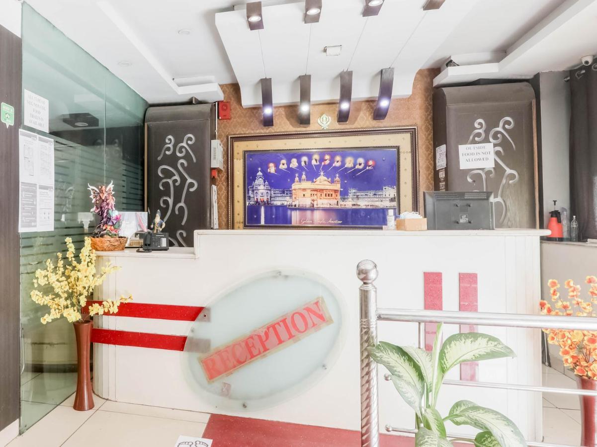 Oyo 79765 Hotel Samrat 勒克瑙 外观 照片
