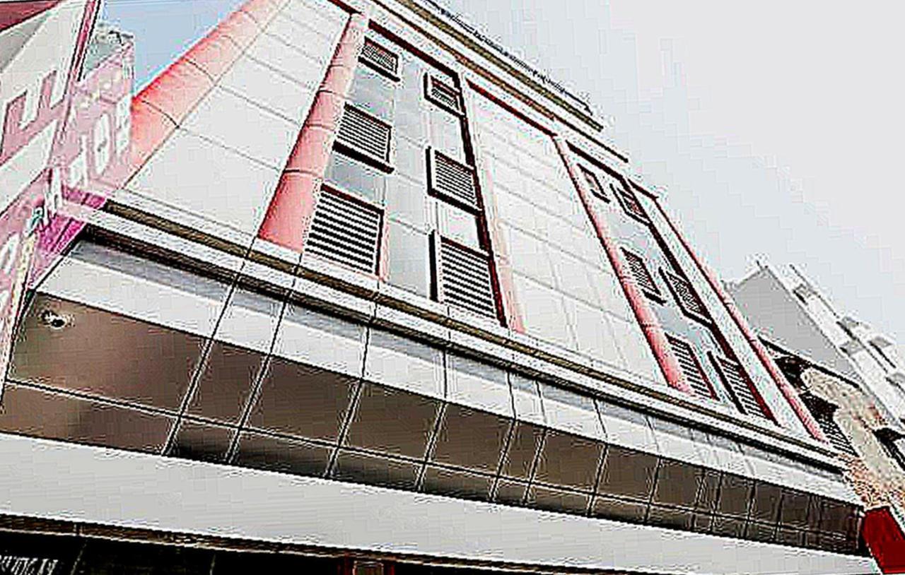 Oyo 79765 Hotel Samrat 勒克瑙 外观 照片
