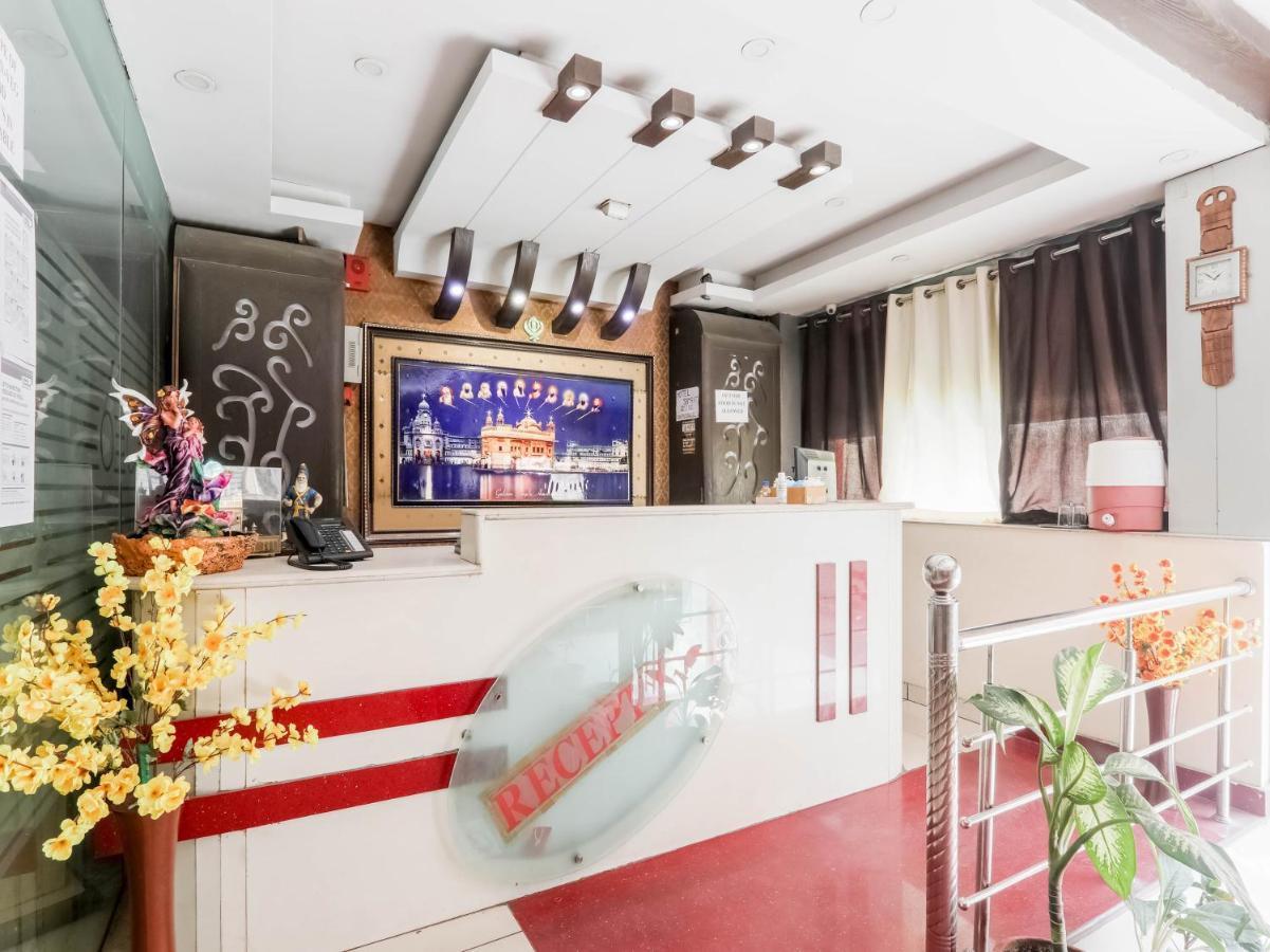Oyo 79765 Hotel Samrat 勒克瑙 外观 照片