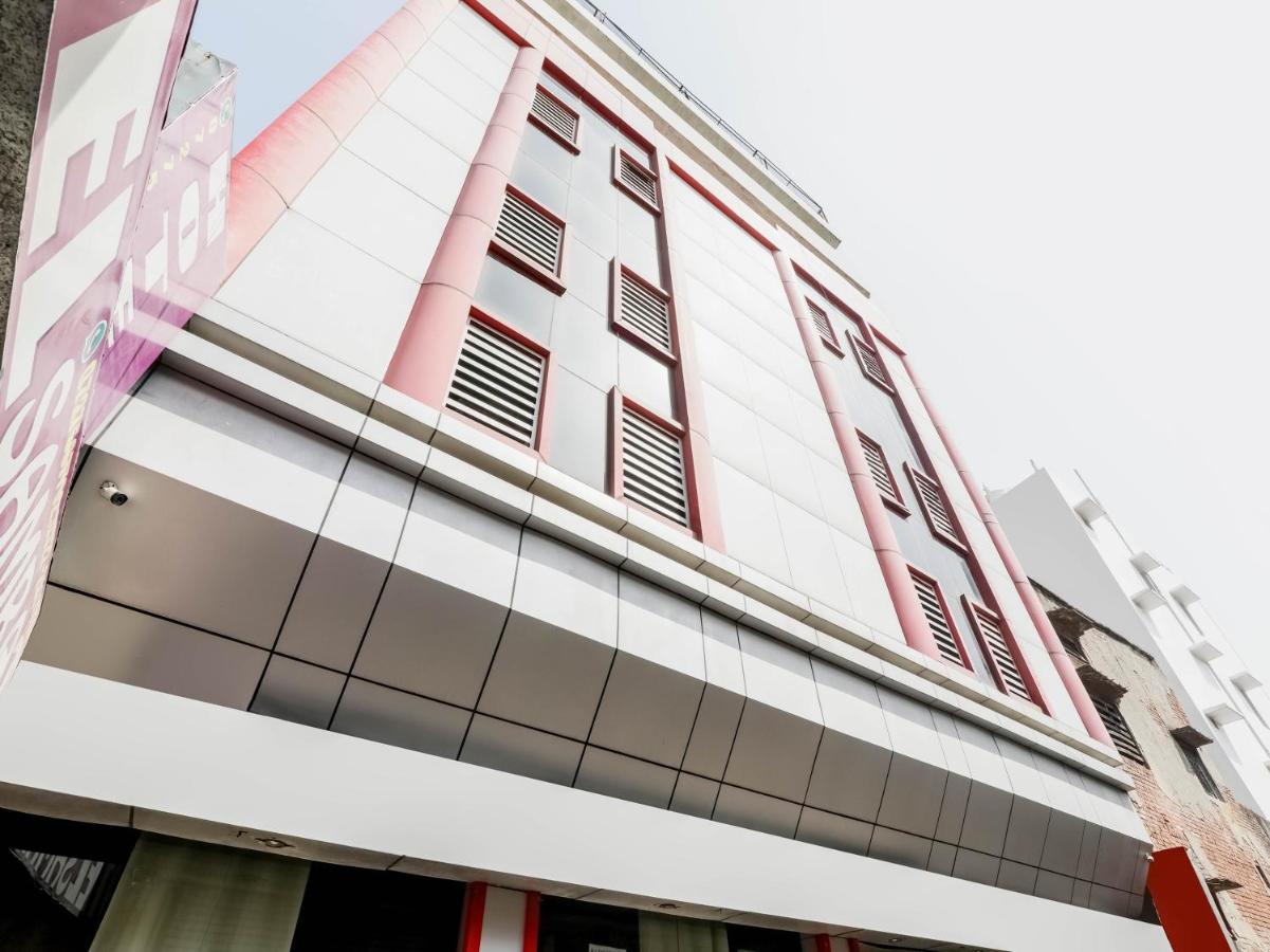 Oyo 79765 Hotel Samrat 勒克瑙 外观 照片